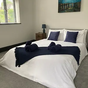 Apartment Little Elm - Luxury From Home, Free Parking, 30-40 Mins Walk From Centre, Bath